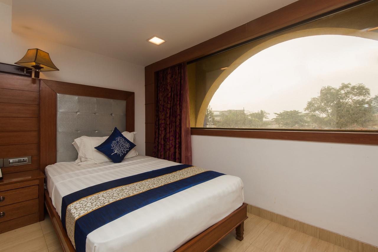 Golden Chariot Vasai Hotel מראה חיצוני תמונה
