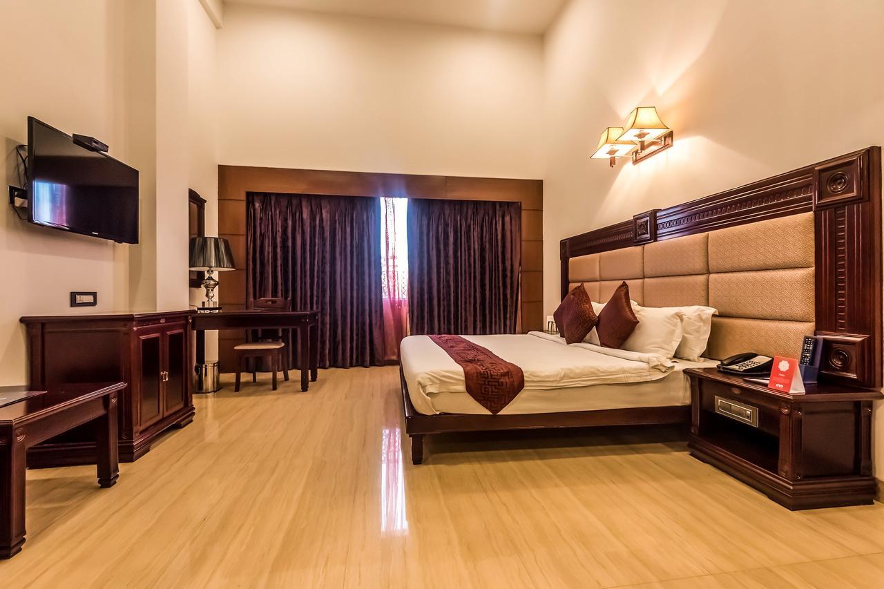 Golden Chariot Vasai Hotel מראה חיצוני תמונה