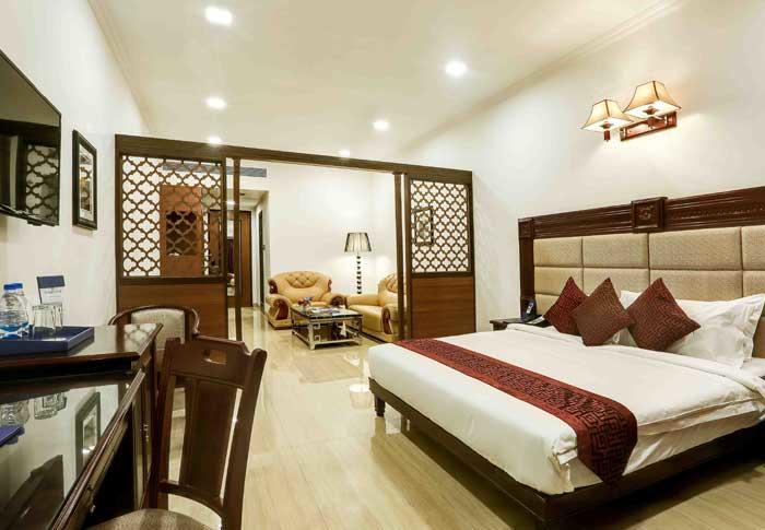 Golden Chariot Vasai Hotel מראה חיצוני תמונה