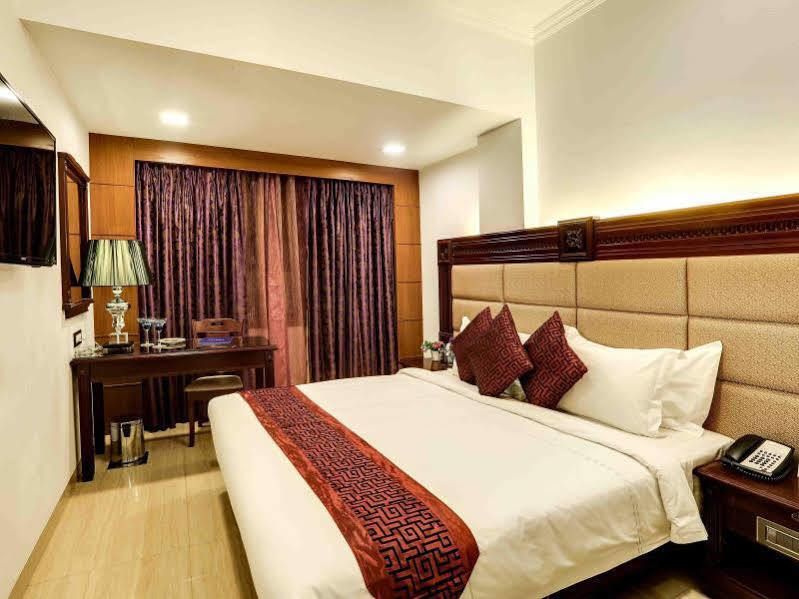 Golden Chariot Vasai Hotel מראה חיצוני תמונה