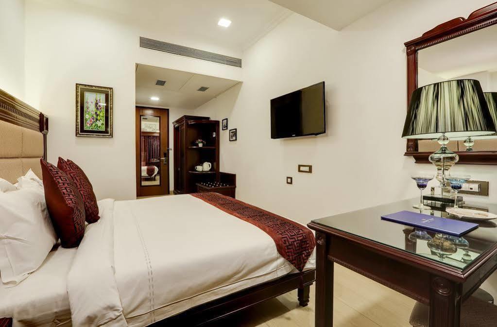 Golden Chariot Vasai Hotel מראה חיצוני תמונה